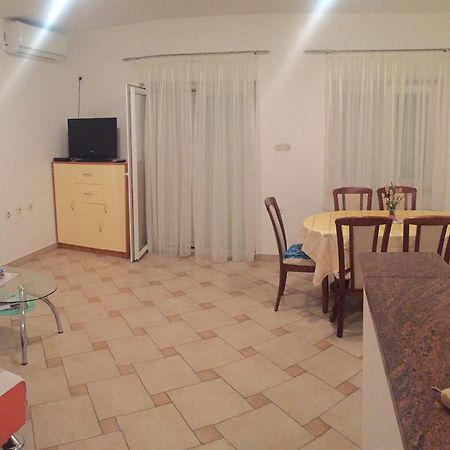 Apartments Vidovic Povljana Habitación foto