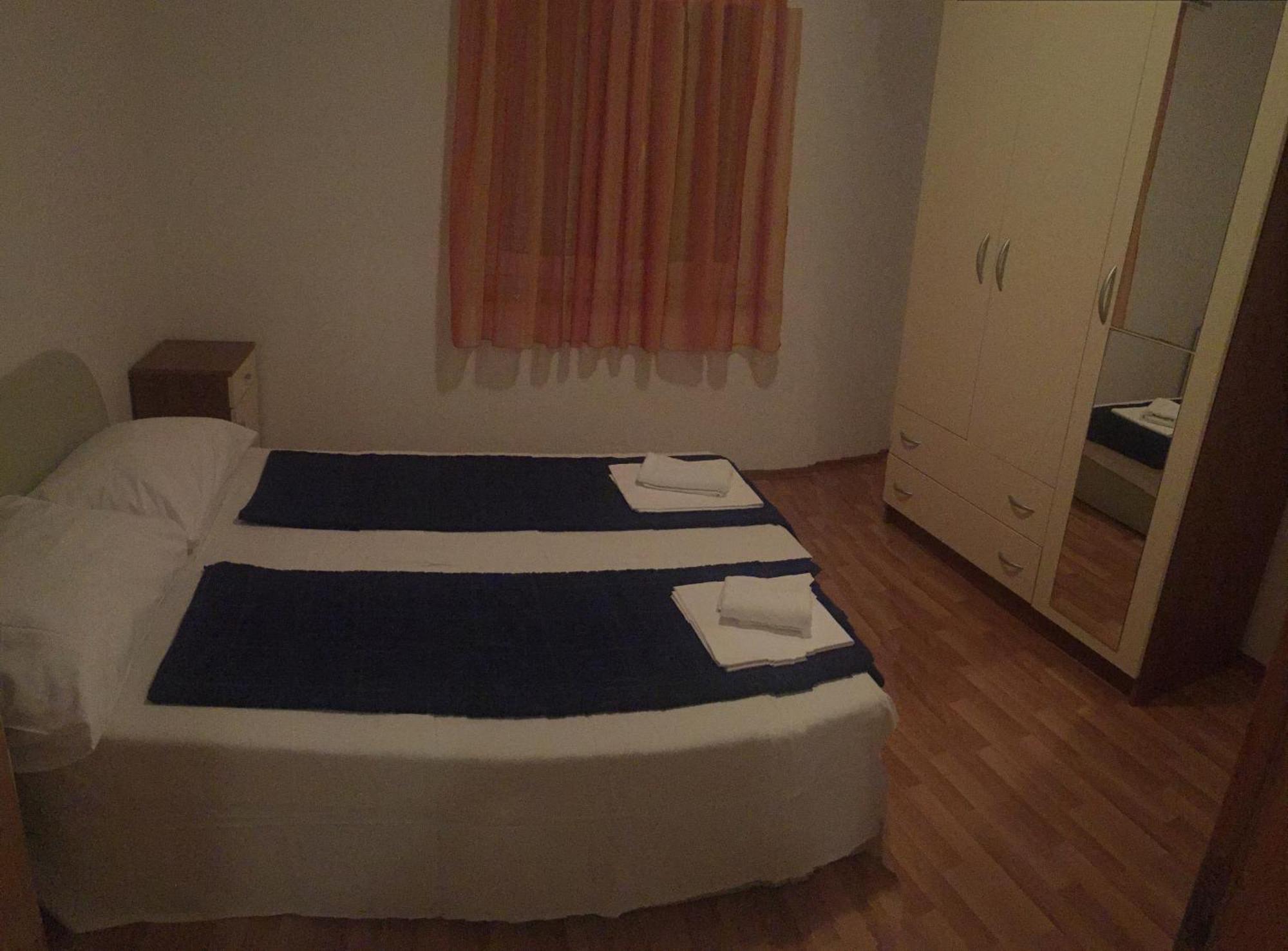 Apartments Vidovic Povljana Habitación foto